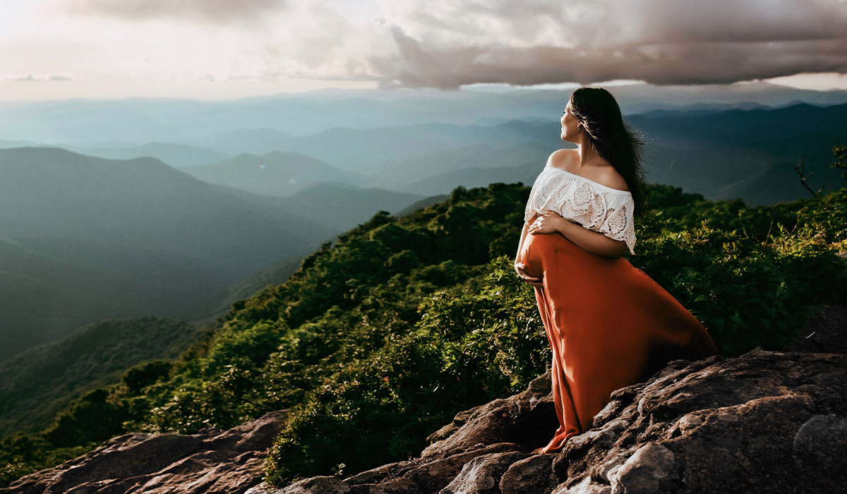 Turning Your Heart Into Art with Outdoor Maternity Photography!